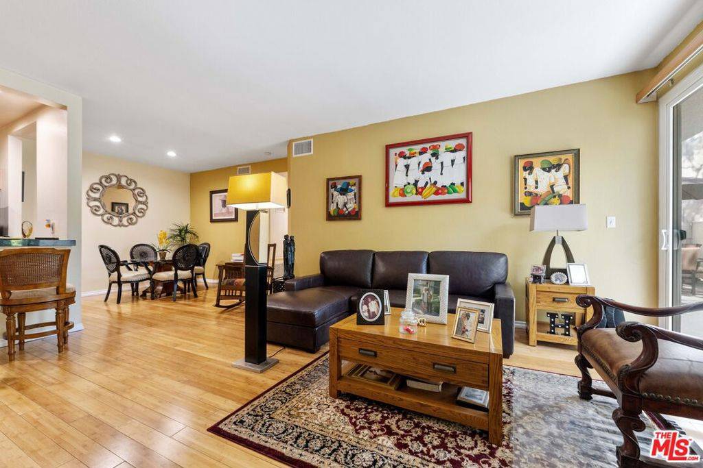 Inglewood, CA 90301,434 E Spruce AVE #106