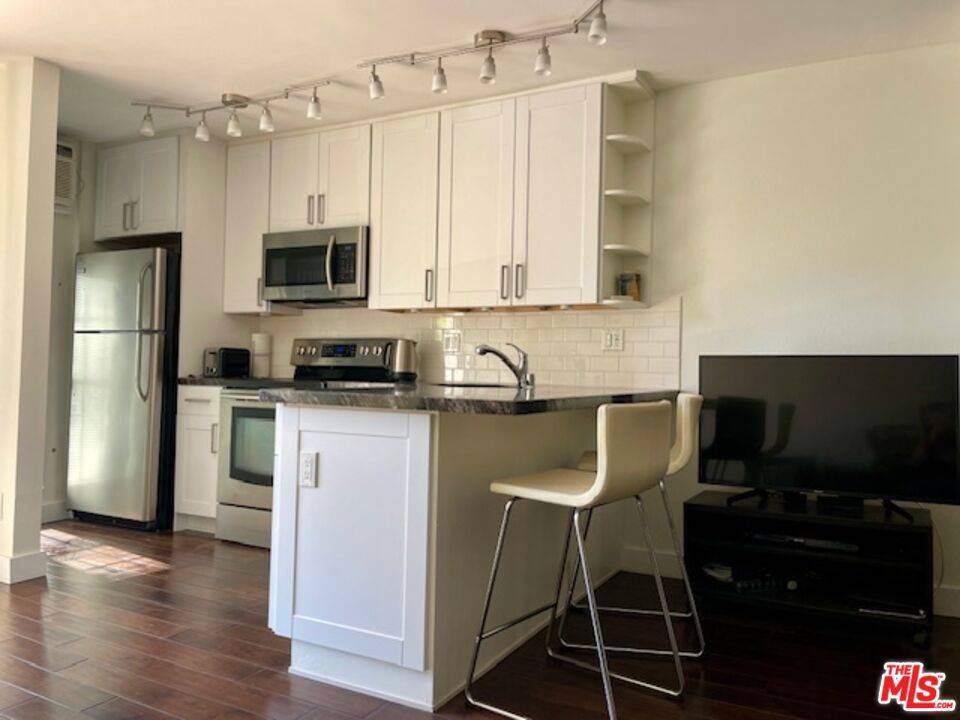 Los Angeles, CA 90048,6151 Orange ST #117