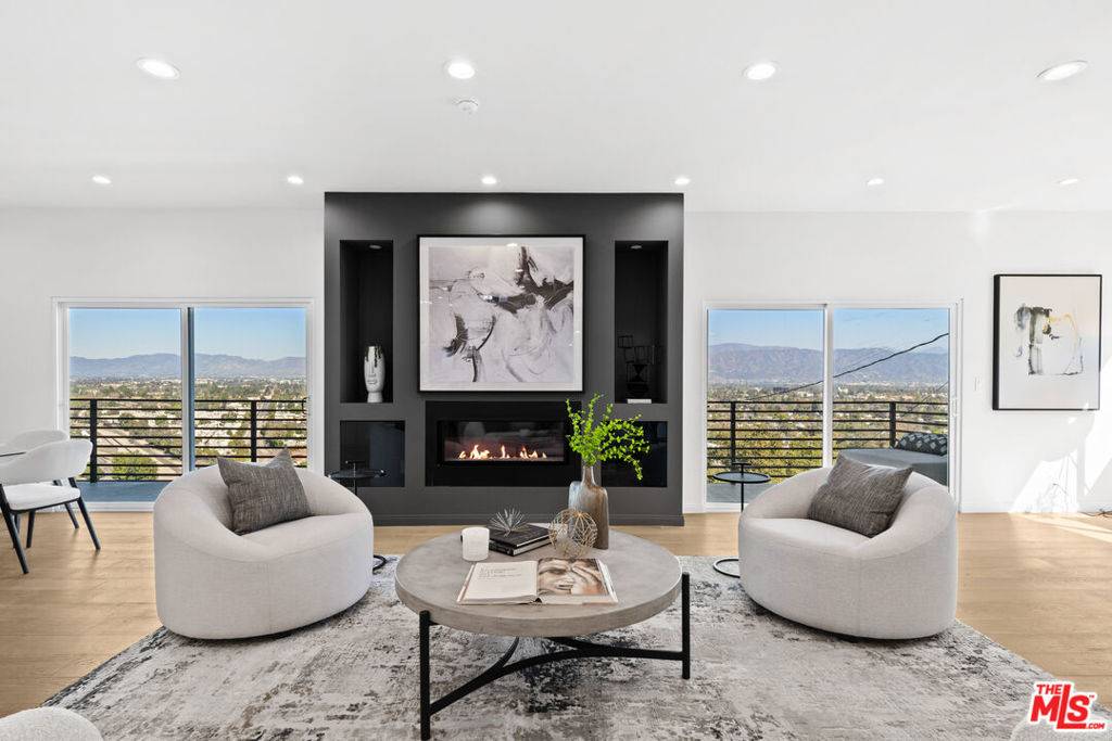 Studio City, CA 91604,11725 Laurelwood DR