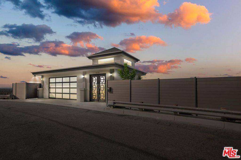Studio City, CA 91604,11725 Laurelwood DR