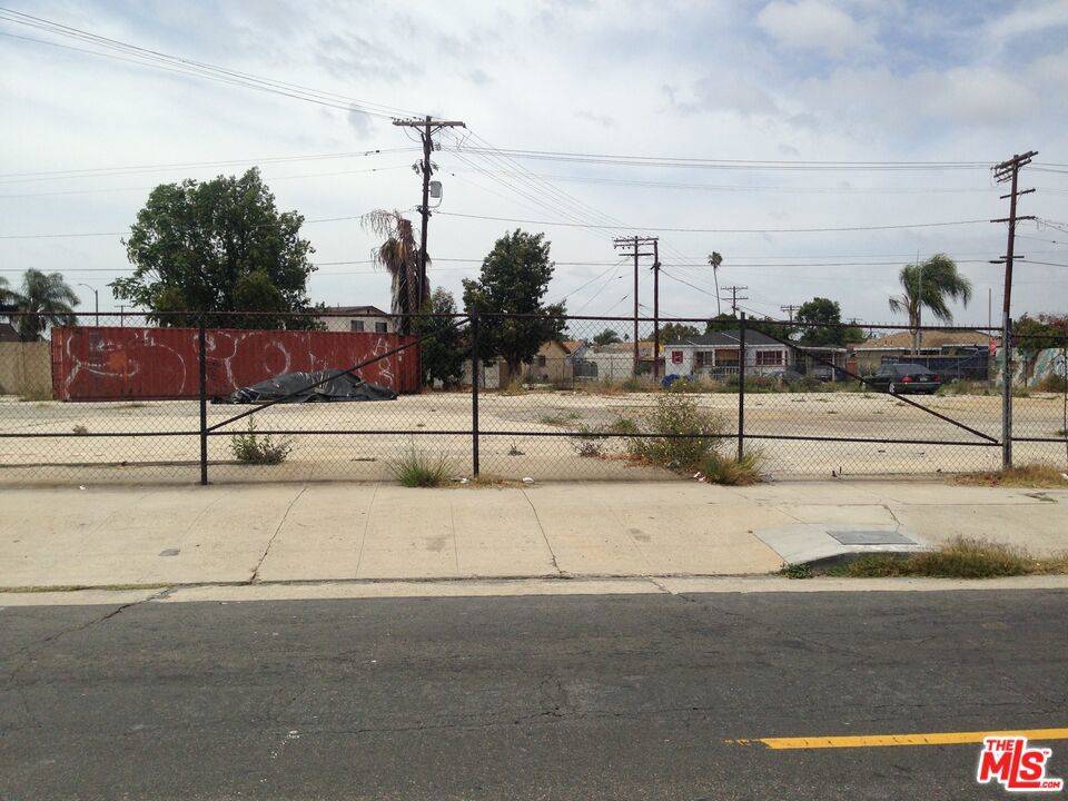 Los Angeles, CA 90043,2615 SOUTHWEST DR