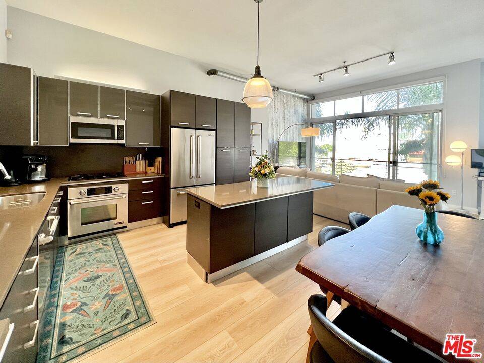 Marina Del Rey, CA 90292,13320 Beach AVE #303