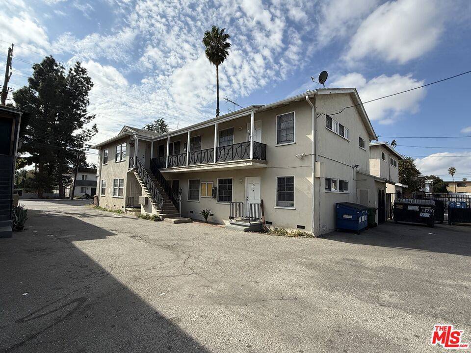 Van Nuys, CA 91405,14737 Vanowen ST