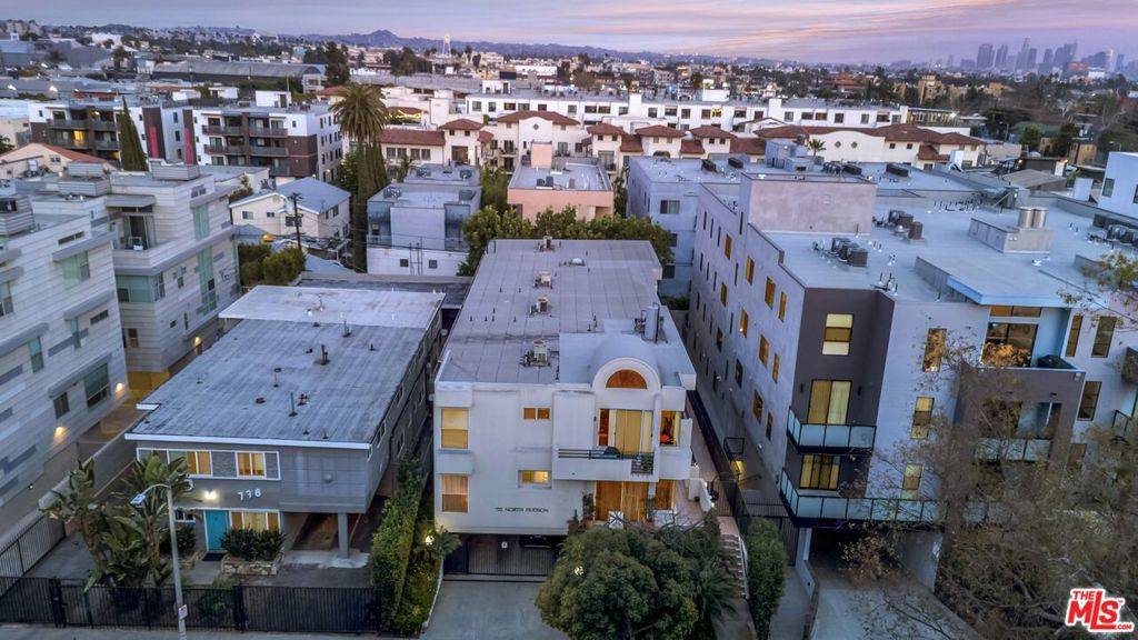Los Angeles, CA 90038,732 N Hudson AVE