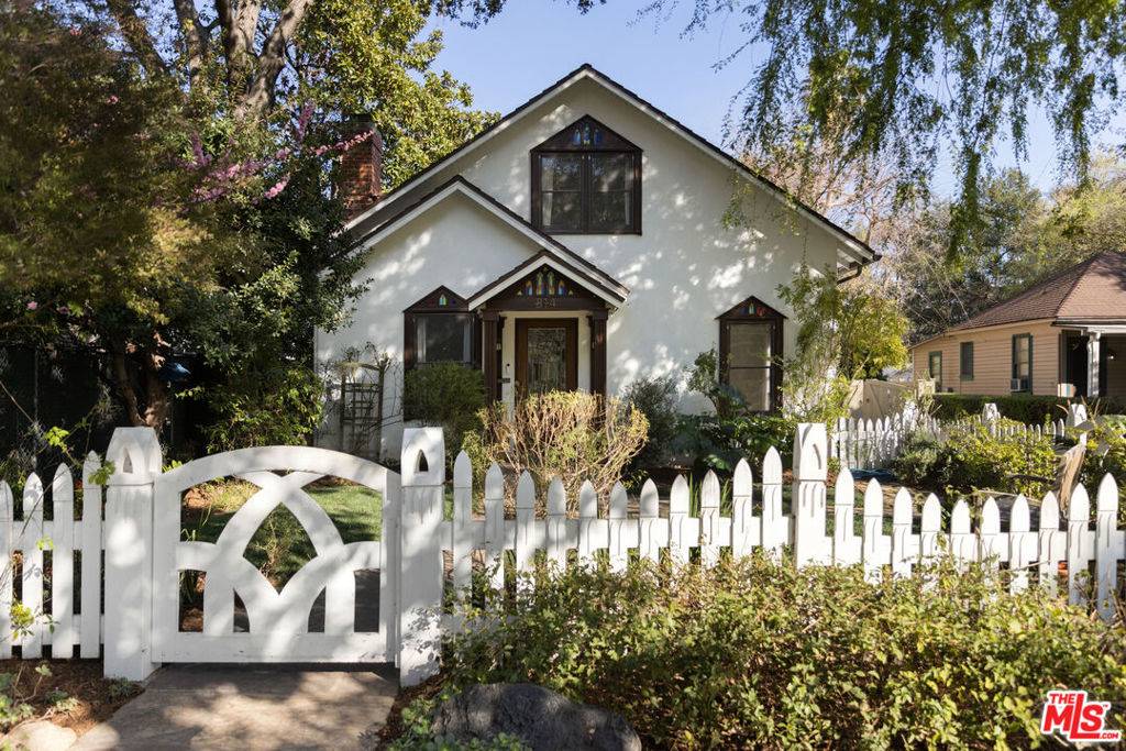 Pasadena, CA 91104,814 N Wilson AVE