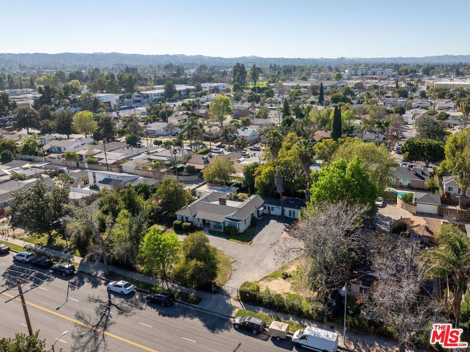 Reseda, CA 91335,6655 Lindley AVE