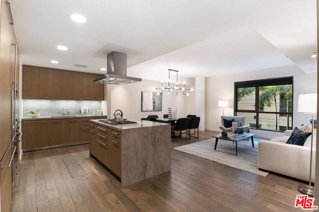 Santa Monica, CA 90401,1755 Ocean AVE #402