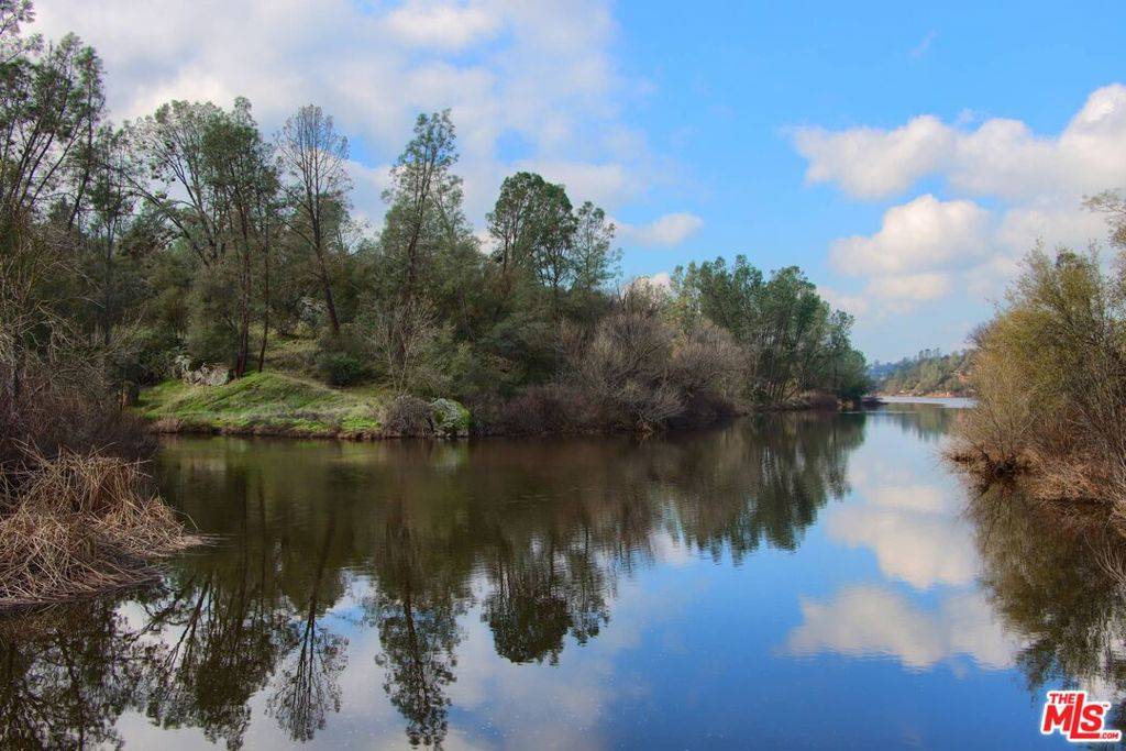 Coarsegold, CA 93614,2 Blackhawk lake