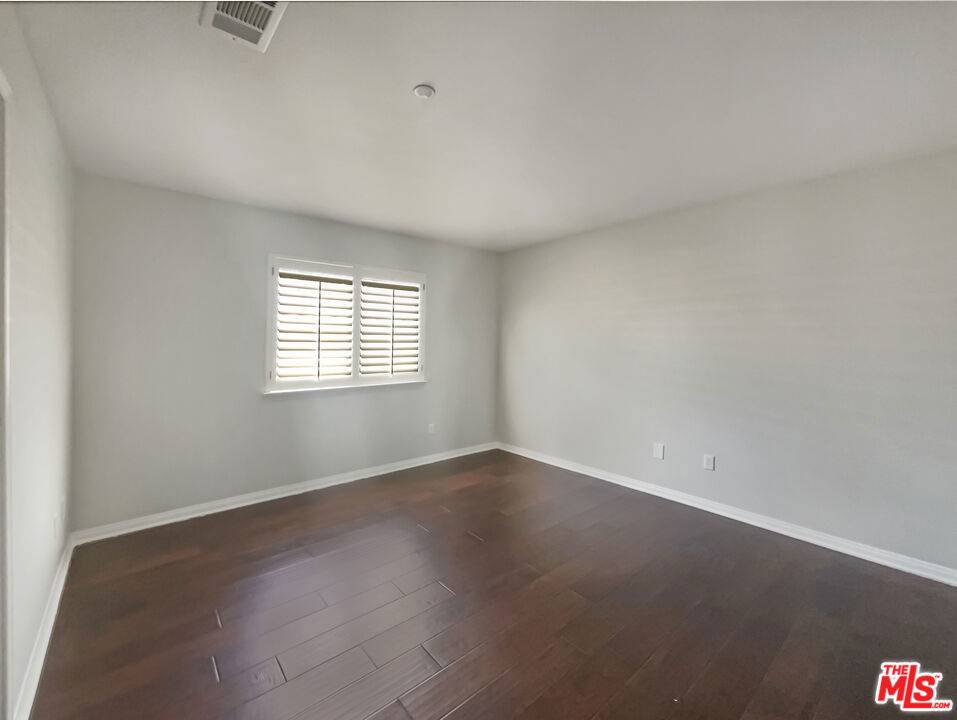 Woodland Hills, CA 91364,5167 Knollwood WAY