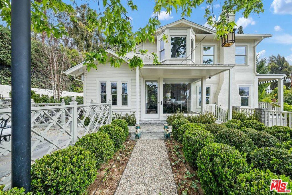 Los Angeles, CA 90069,1231 Hilldale AVE