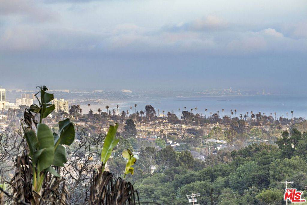 Pacific Palisades, CA 90272,16613 Pequeno PL