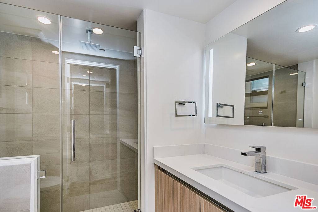328 N Maple DR #305 Beverly Hills, CA 90210