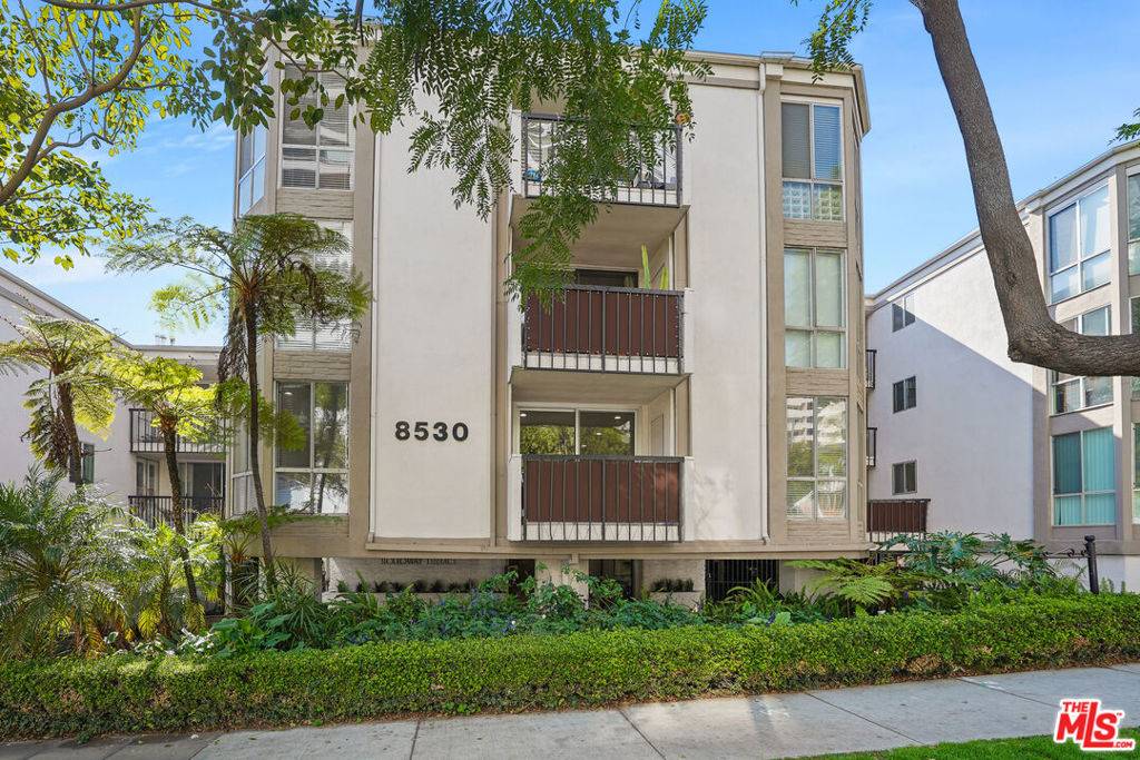 West Hollywood, CA 90069,8530 Holloway DR #215