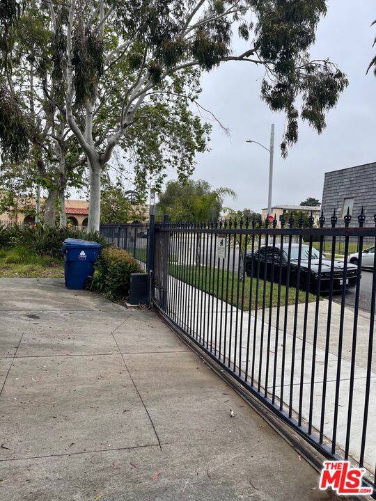 Los Angeles, CA 90016,4400 W Washington BLVD