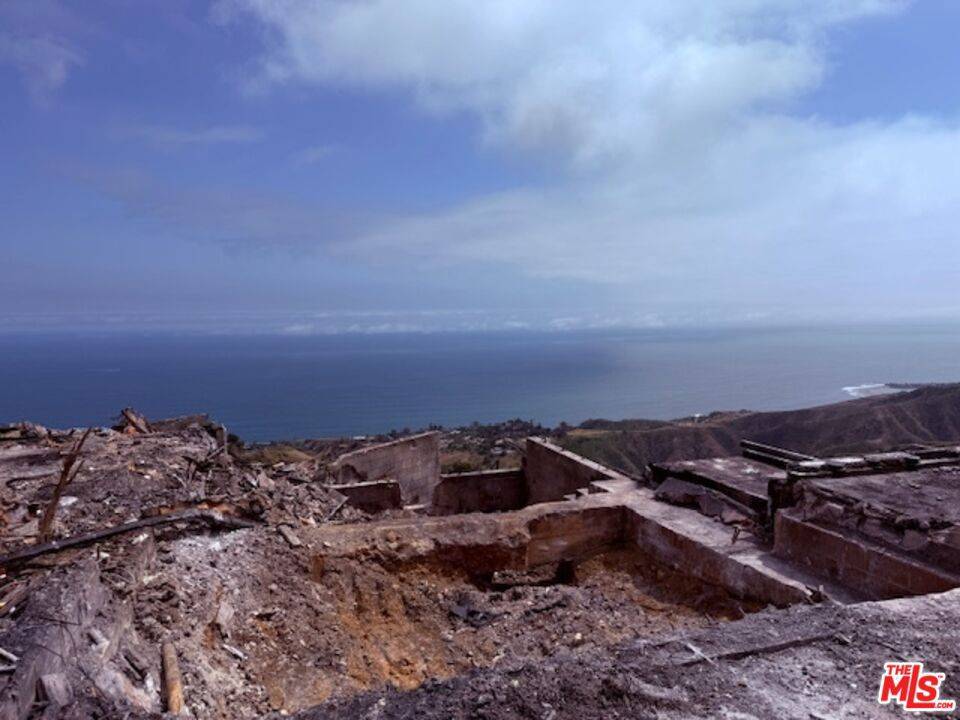 Malibu, CA 90265,2401 Rambla Pacifico ST