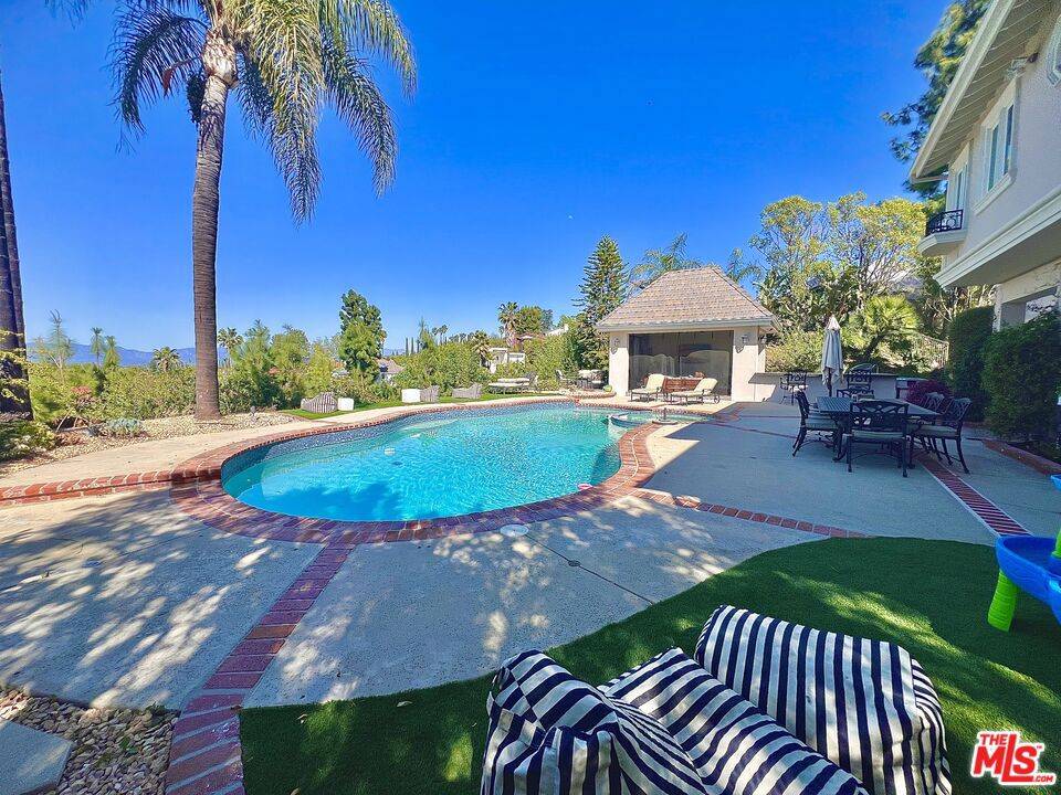 Encino, CA 91316,3819 Vista Linda DR