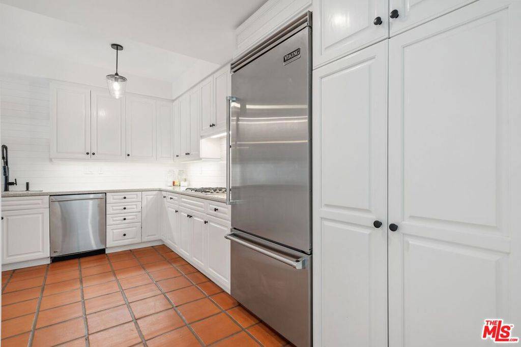 Malibu, CA 90265,6435 Zumirez DR #7