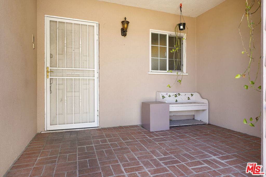 North Hills, CA 91343,16120 Dearborn ST