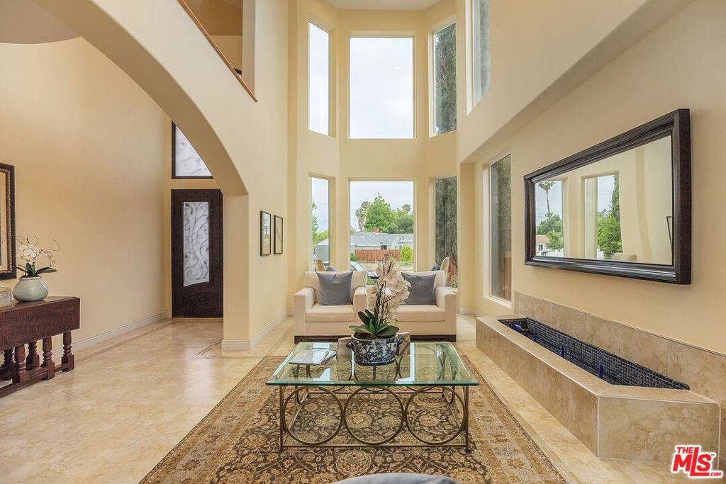 Encino, CA 91316,5147 Newcastle AVE