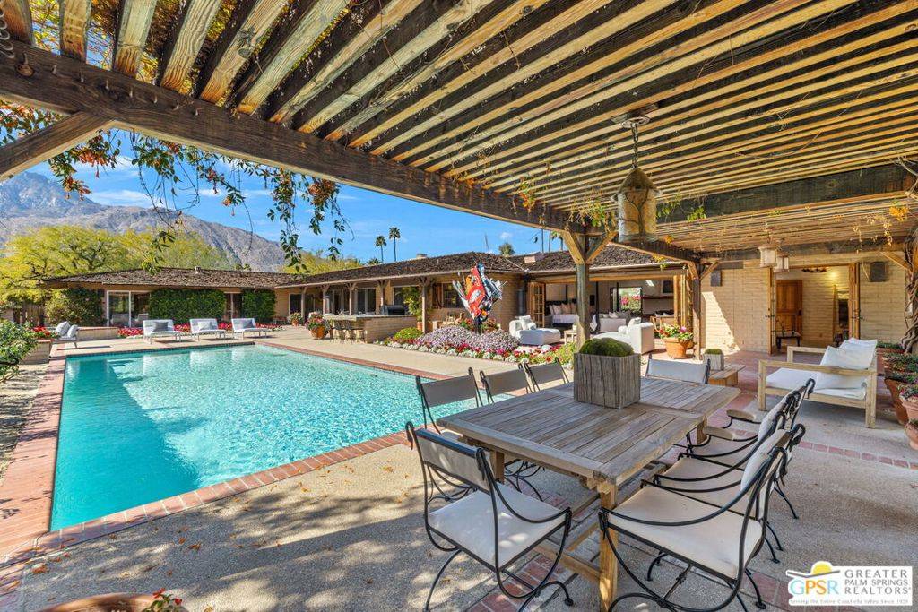 Palm Springs, CA 92264,1850 Smoke Tree LN