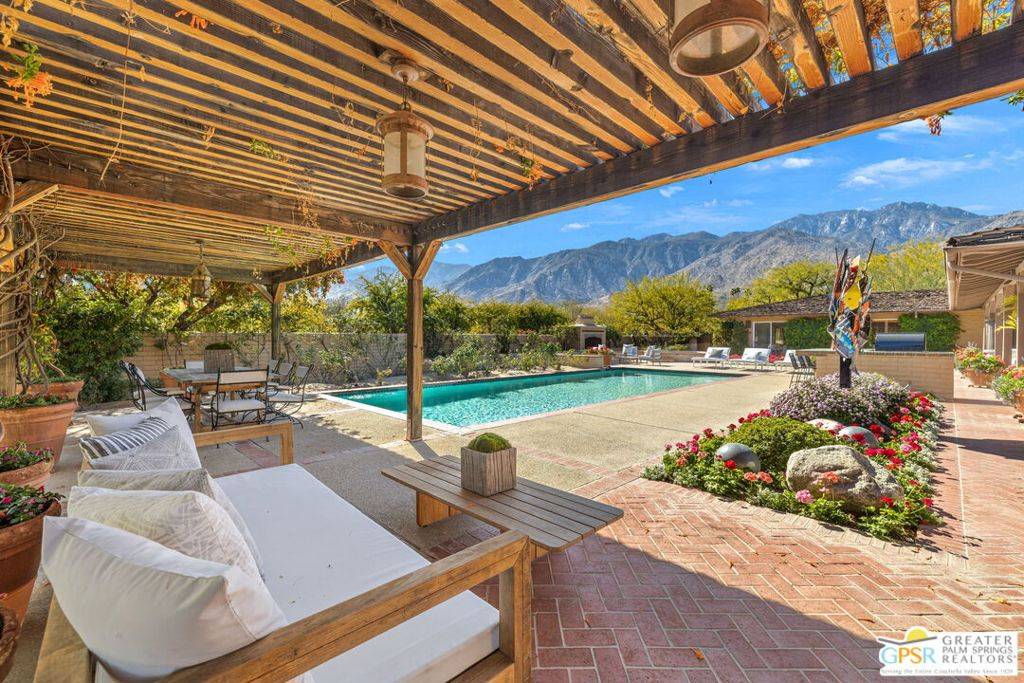Palm Springs, CA 92264,1850 Smoke Tree LN