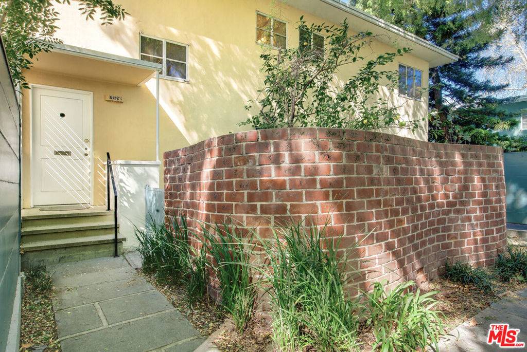 Los Angeles, CA 90016,5132 1/2 Village