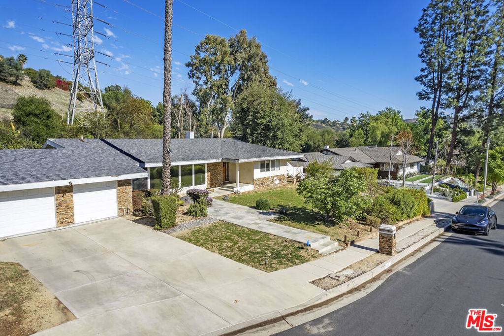 Tarzana, CA 91356,4636 Arriba DR