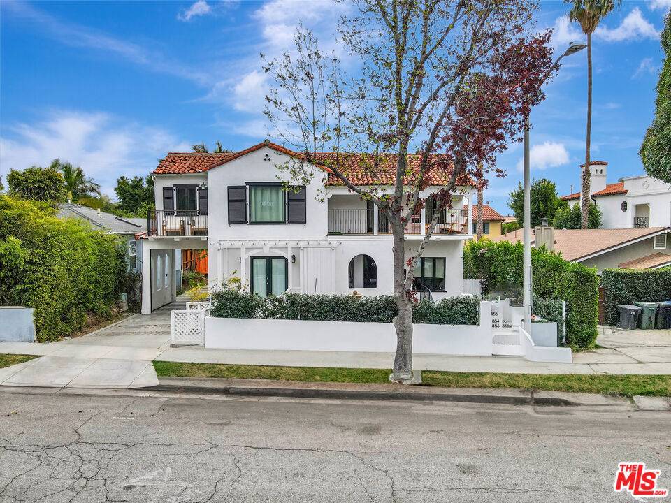 West Hollywood, CA 90069,854 Huntley DR