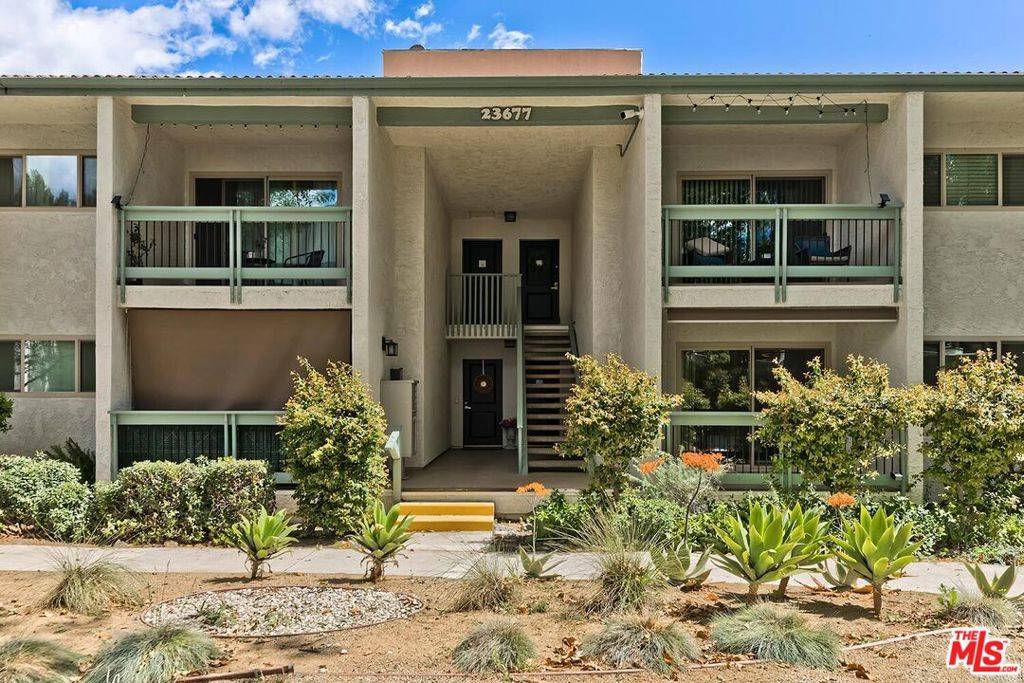 Calabasas, CA 91302,23677 Park Capri #18
