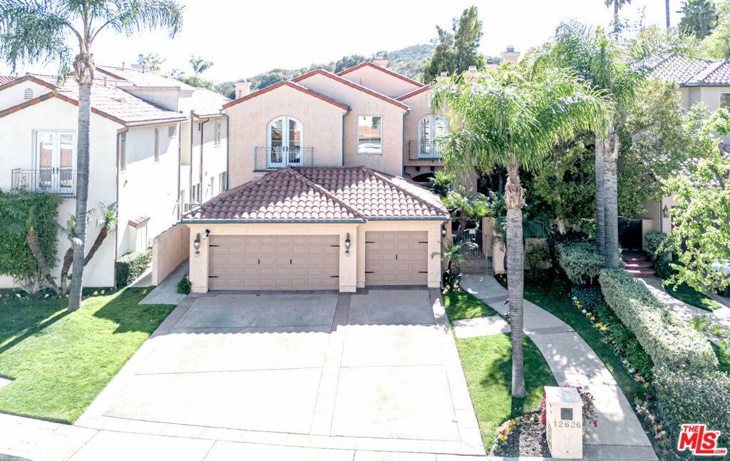 Los Angeles, CA 90049,12626 Promontory RD