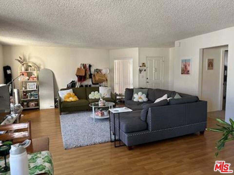 Santa Monica, CA 90403,1041 2nd ST #6