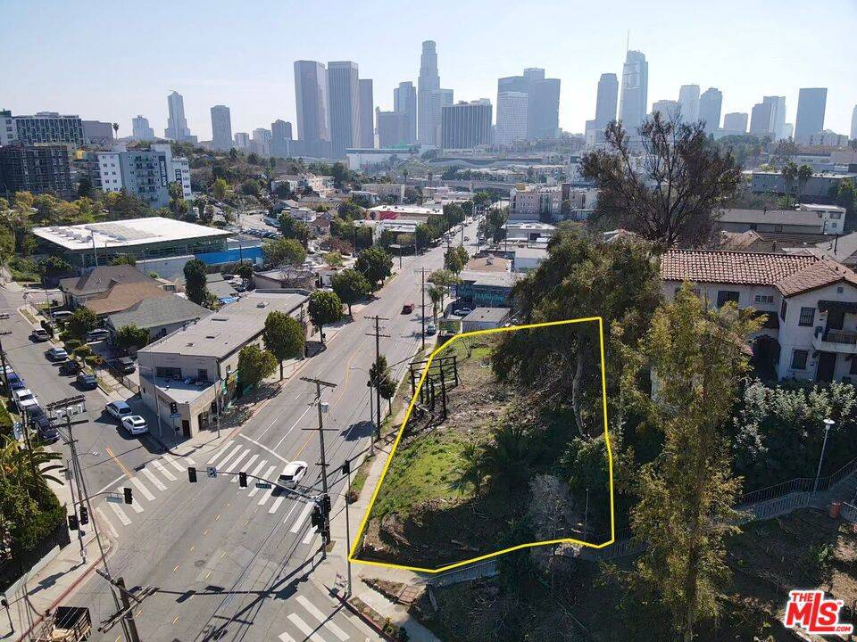 Los Angeles, CA 90026,233 233-239 Glendale BLVD