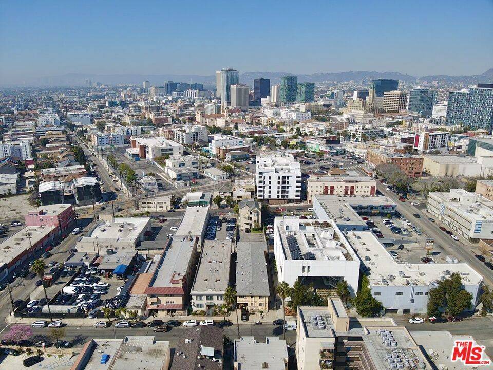 Los Angeles, CA 90057,827 S Carondelet ST