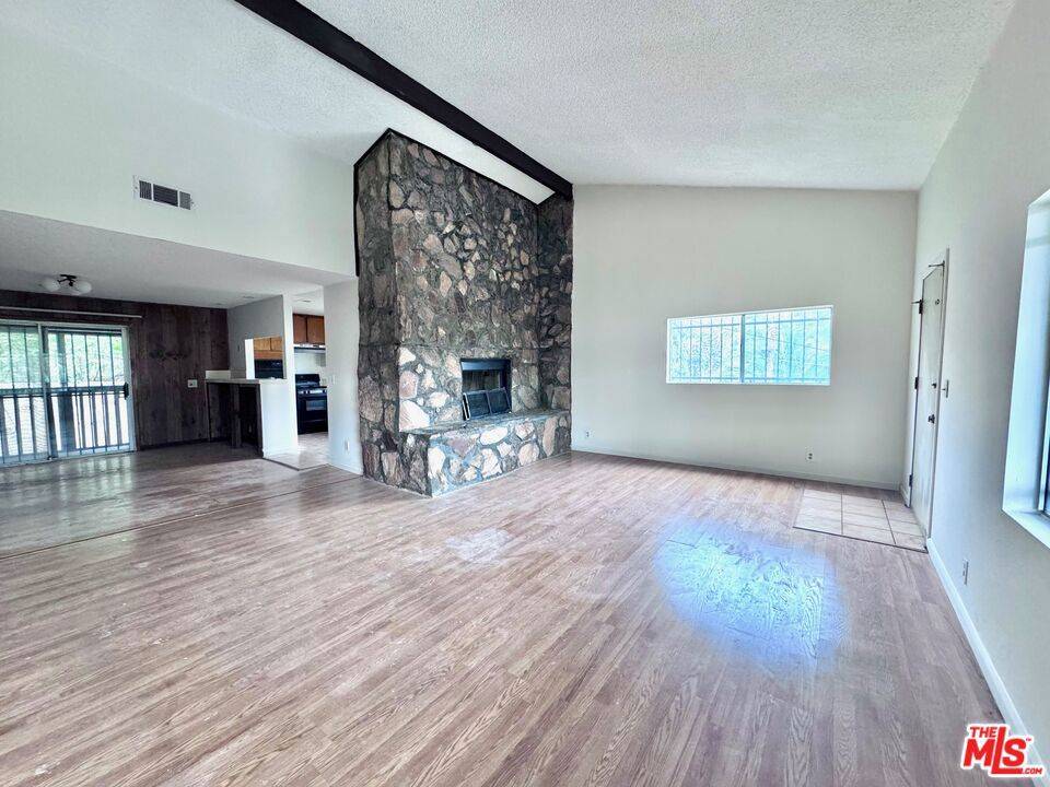 Los Angeles, CA 90065,4321 Glenalbyn DR