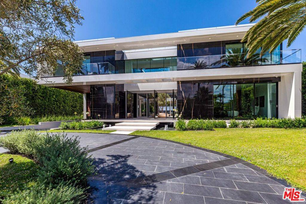 Beverly Hills, CA 90210,521 N Canon DR