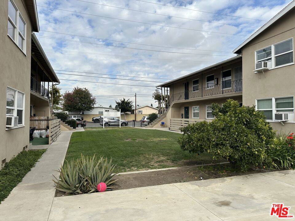 Fullerton, CA 92833,1132 W Valencia DR