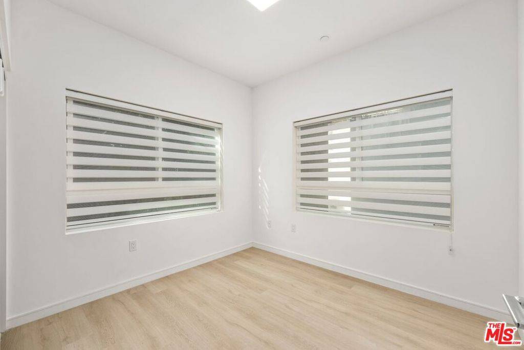 Los Angeles, CA 90019,1187 Crenshaw BLVD #1-8