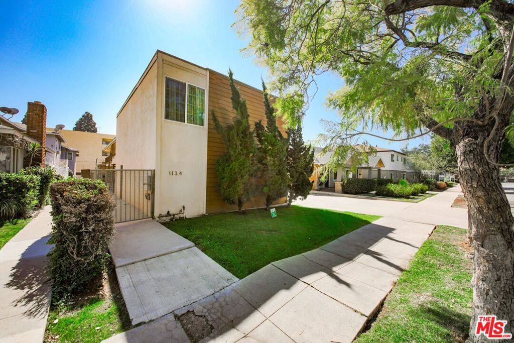 Glendale, CA 91206,1134 E Doran ST
