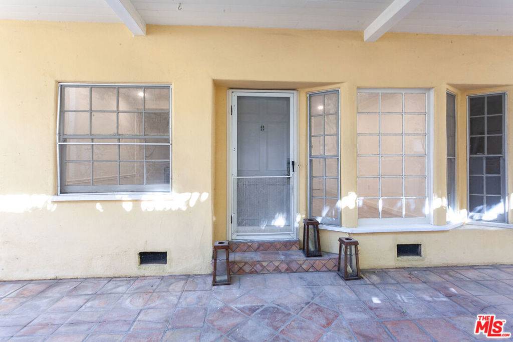 Beverly Hills, CA 90212,212 S LASKY DR #3