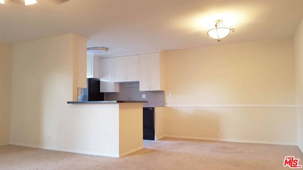 Encino, CA 91316,5330 Zelzah AVE #11