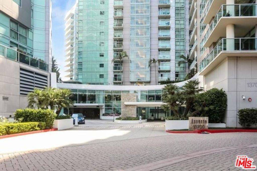 Marina Del Rey, CA 90292,13700 Marina Pointe DR #618