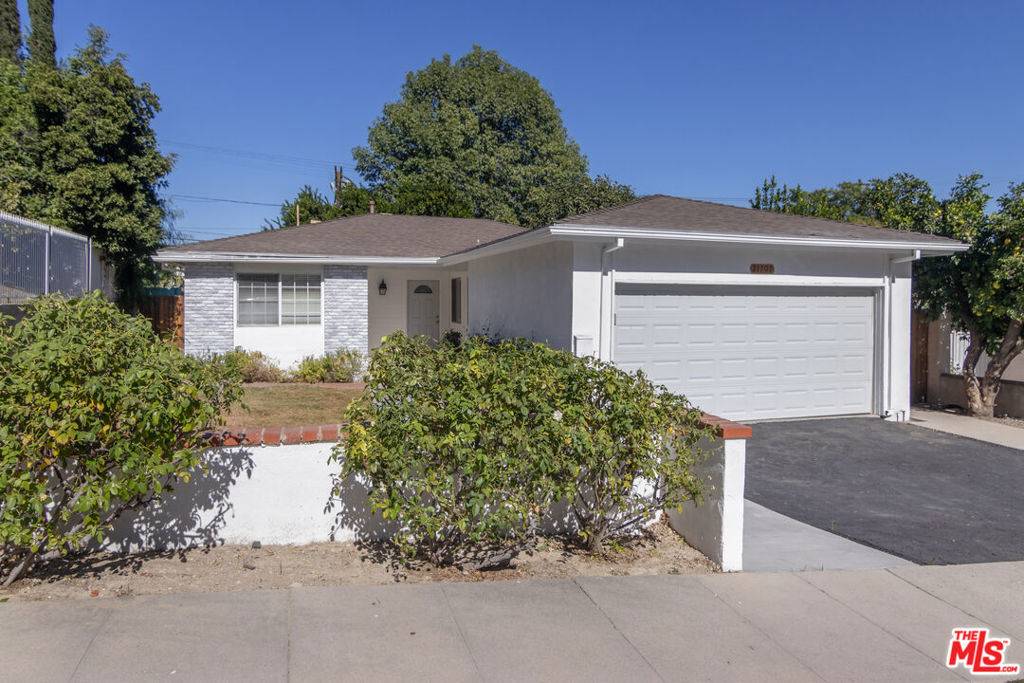 Woodland Hills, CA 91364,21707 Costanso ST
