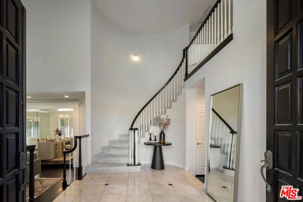 Thousand Oaks, CA 91362,2156 Boe CIR