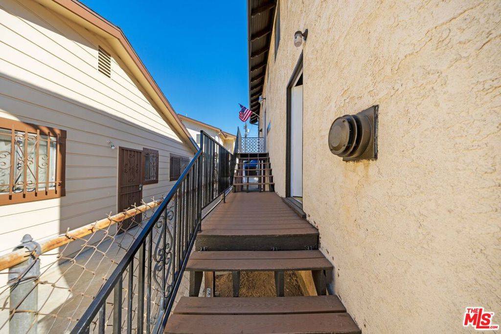 Los Angeles, CA 90042,6321 Ruby ST