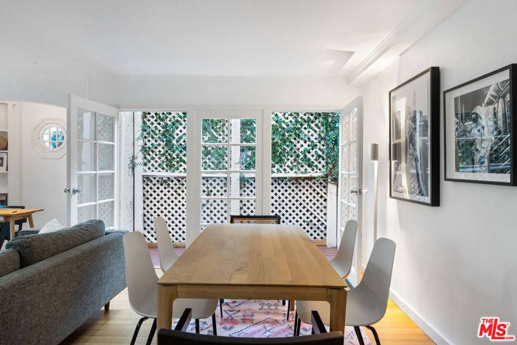 8625 Rugby DR West Hollywood, CA 90069