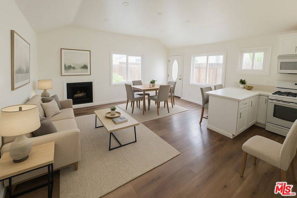 Lake Balboa, CA 91406,7467 N Forbes AVE