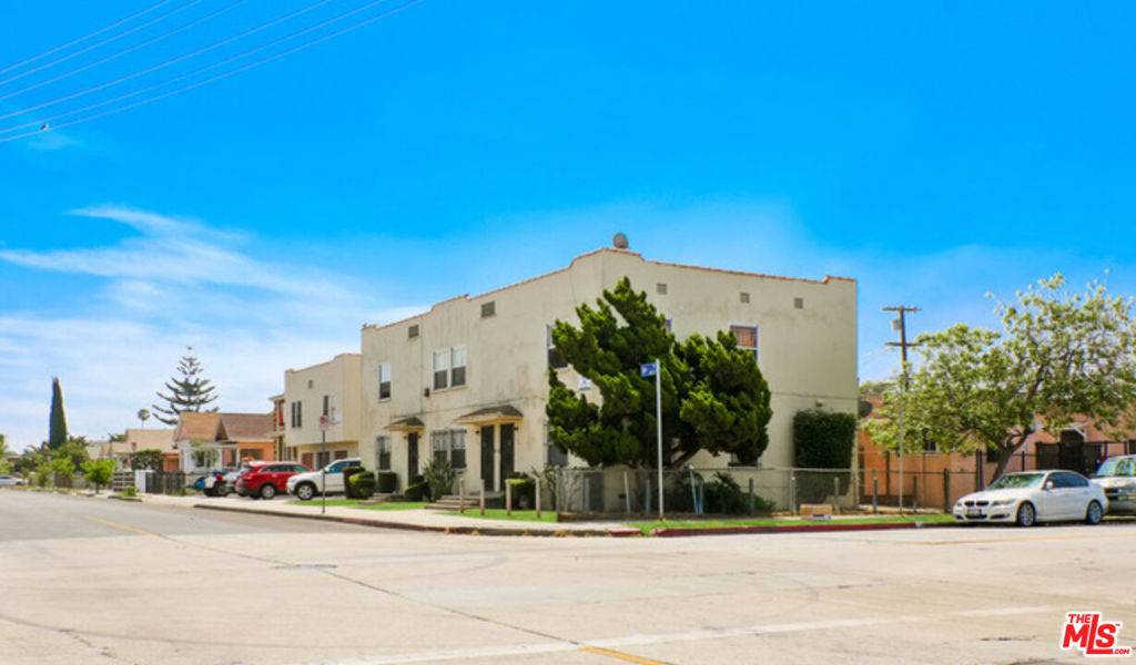Los Angeles, CA 90011,300 E 55th ST