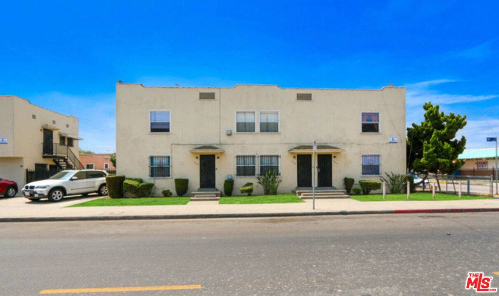 Los Angeles, CA 90011,300 E 55th ST