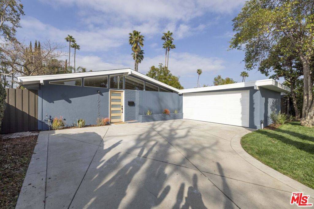 Woodland Hills, CA 91367,19813 Gilmore ST