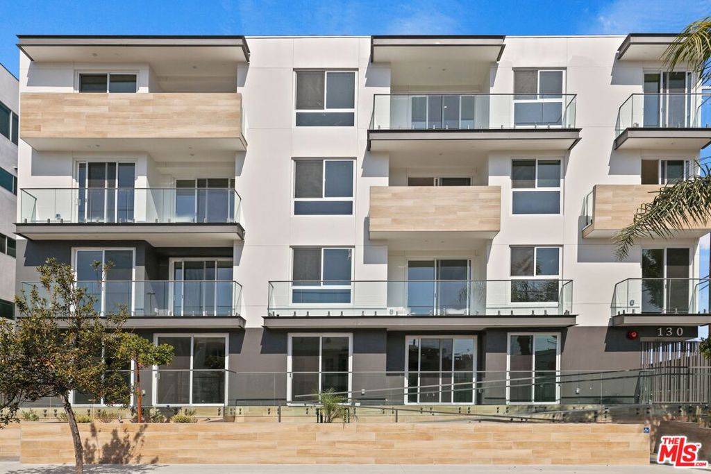 Los Angeles, CA 90048,130 S Croft AVE #101